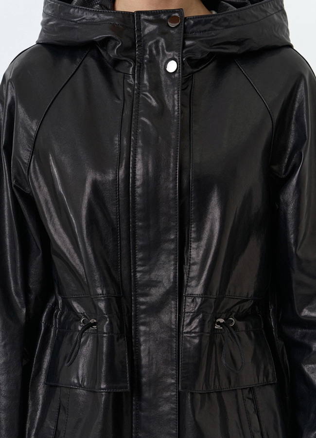Женская куртка из натуральной кожи  с капюшоном модель № 32528 в рассрочку