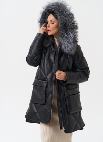 Женский кожаный пуховик с капюшоном