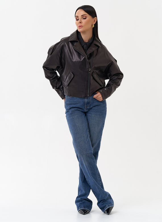Черная кожаная куртка