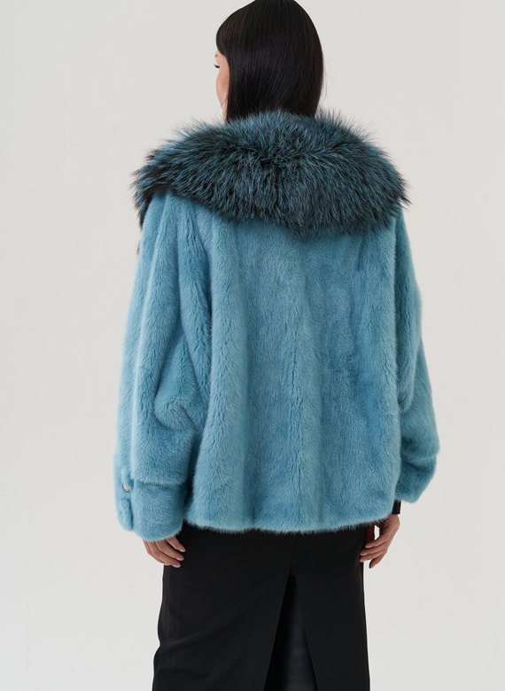 Короткая шуба из норки с мехом из чернобурки 