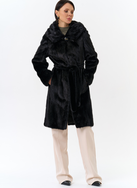 Норковая шуба с капюшоном и поясом черного цвета