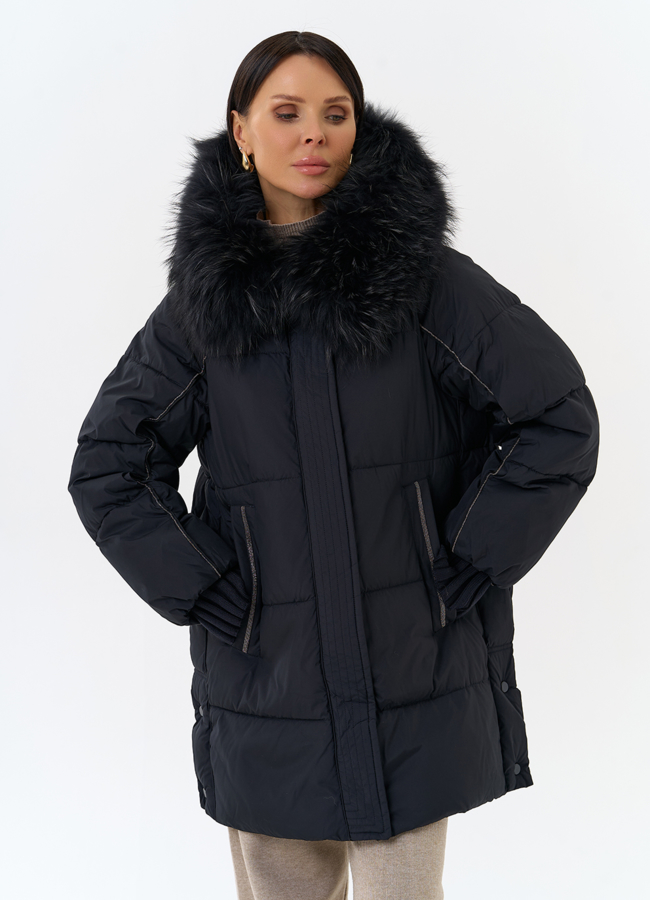 Женский пуховик с капюшоном из меха енота модель № 31972 меха малина