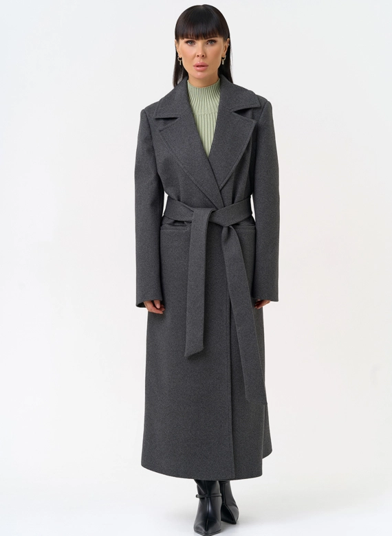 Женское пальто с английским воротником