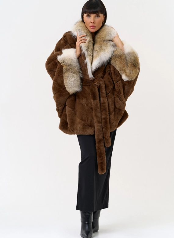 Шуба из кролика с отделкой из меха койота