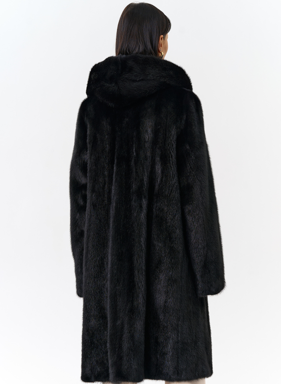 Черная норковая шуба с капюшоном
