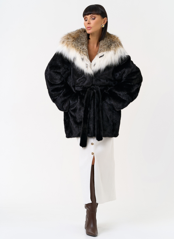 Женская шуба из меха норки с капюшоном из меха рыси
