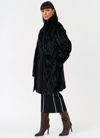 Женская шуба из меха норки в черном цвете