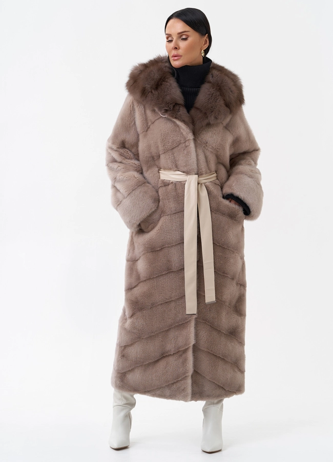 Длинная шуба из норки с капюшоном из меха куницы модель № 28128 универмаг малина фото