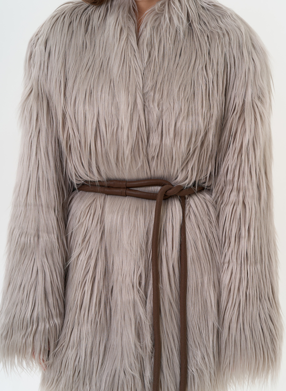 Женская шуба из эко меха с декоративным поясом